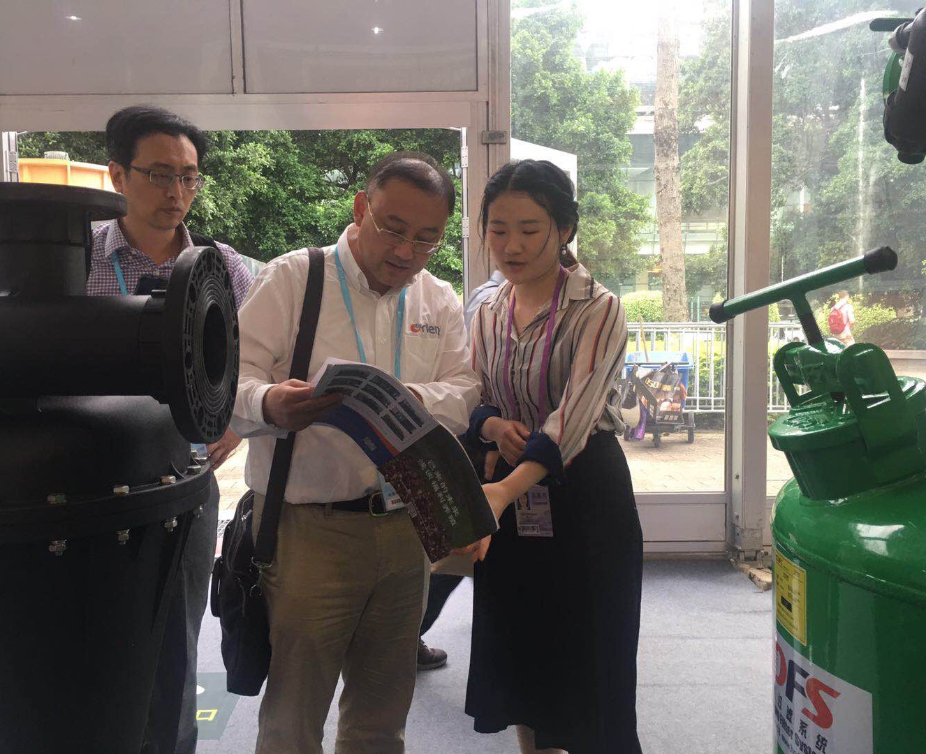 外贸承压，ued官网如何逆风飞场！
