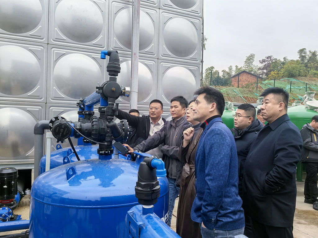 灌溉人俱樂部同仁參觀ued官網平江新工廠，共話行業發展新篇章